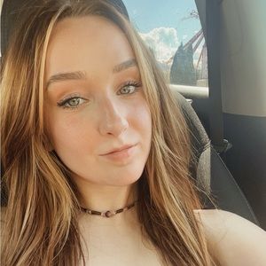 Meet your Posher, Chloe